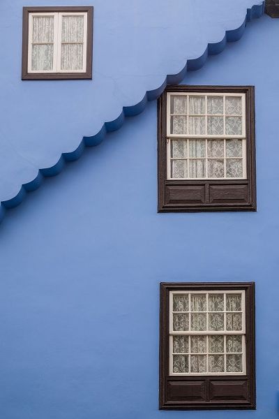 Canary Islands-Tenerife Island-San Cristobal de La Laguna-blue building detail